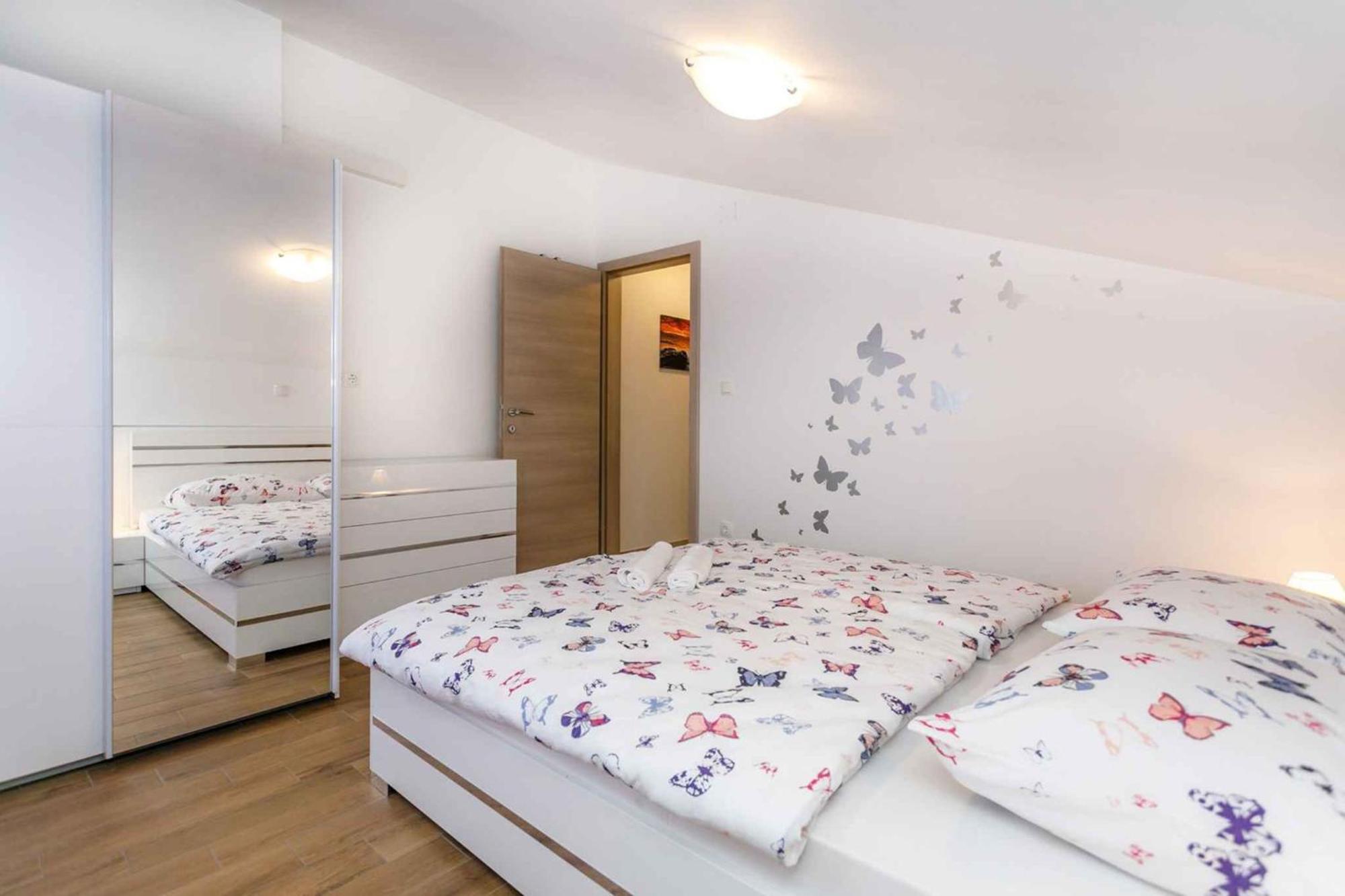 Apartment In Malinska/Insel Krk 38057 Zewnętrze zdjęcie