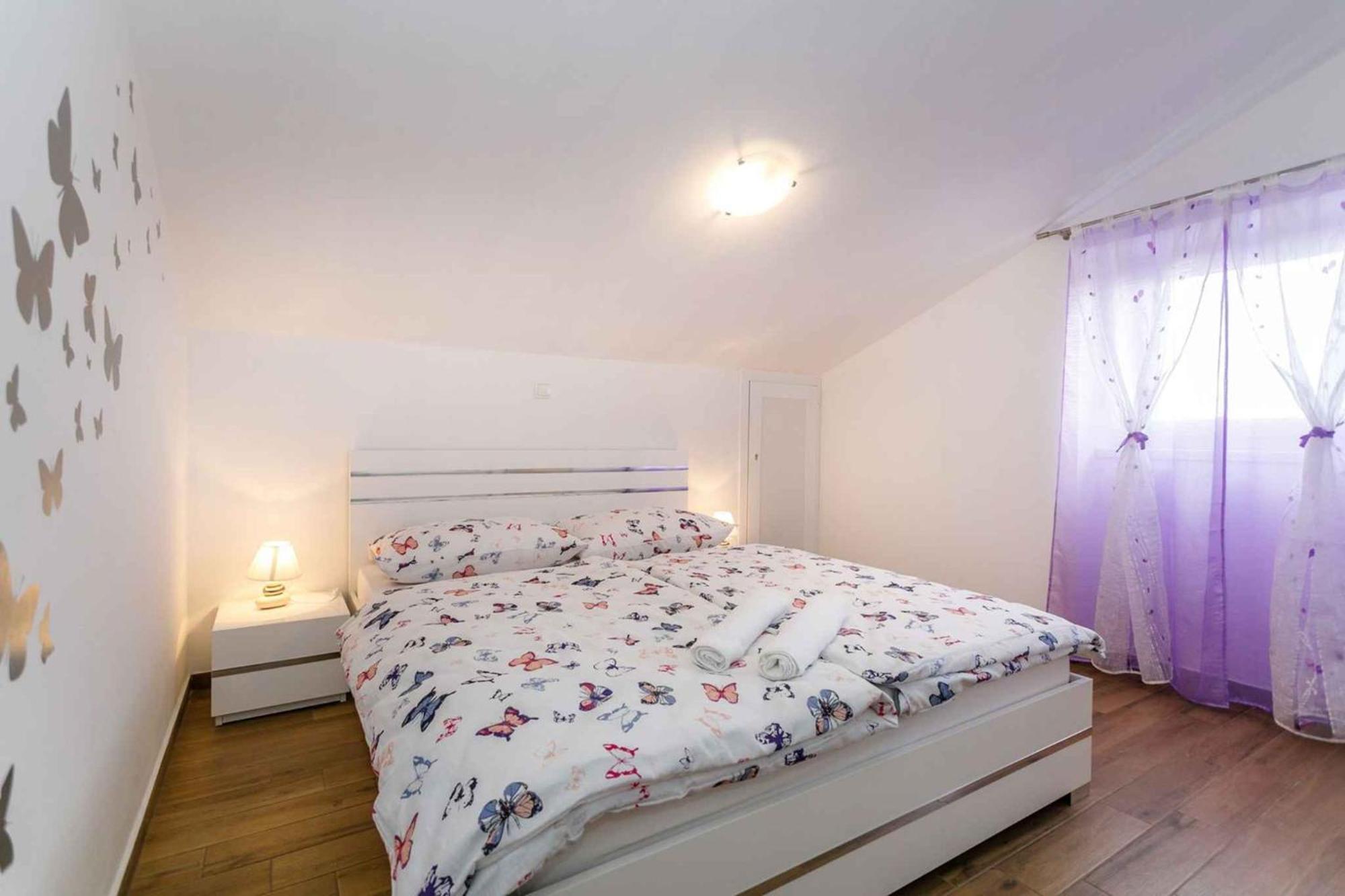 Apartment In Malinska/Insel Krk 38057 Zewnętrze zdjęcie